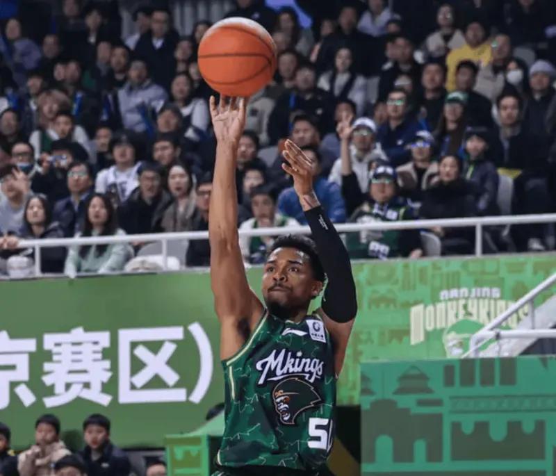 开云电竞手机版-同曦双核齐爆是真恐怖！汉兹+郭昊文轰74分，攻坚拉满却无缘集训